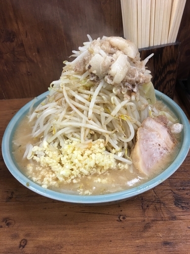 「大ラーメン全マシマシ」@ラーメン二郎 池袋東口店の写真