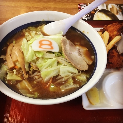 「Cセット(野菜ラーメン+とり唐揚げ)」@8番らーめん 中川店の写真