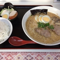 大盛ラーメン定食