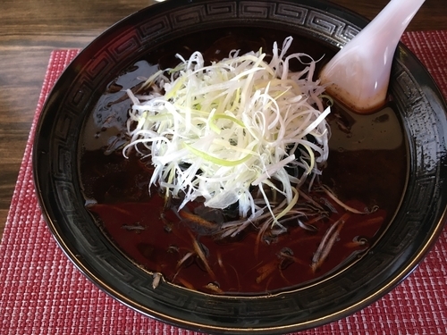 「黒勝浦タンタン麺」@麺屋MASTER PIECE 勝浦本店の写真
