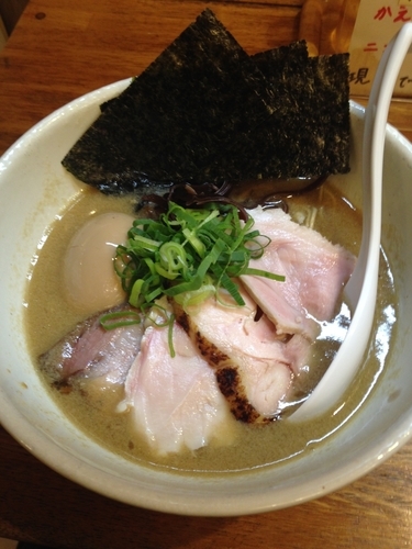 「鶏の骨らーめん  スペシャルトッピング」@鶏の骨の写真