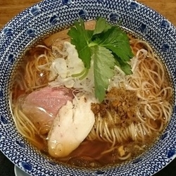 限定比内地鶏と貝出汁のラーメン