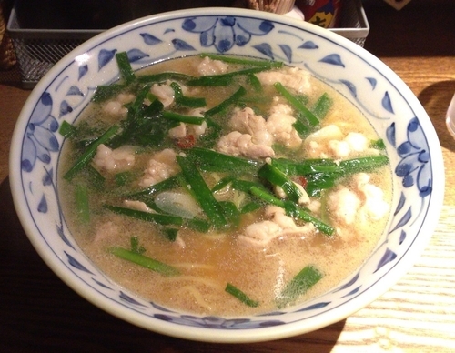 「牛もつラーメン(限定)＋半ライス(900円＋ランチサービス)」@麺部 しば盛の写真