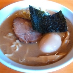 ラーメン750円+味玉100円