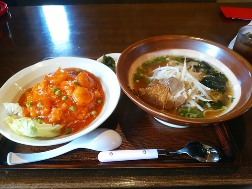 「ラーメンセット(醤油ラーメン＋エビチリ飯)810円」@台湾料理 福味居の写真