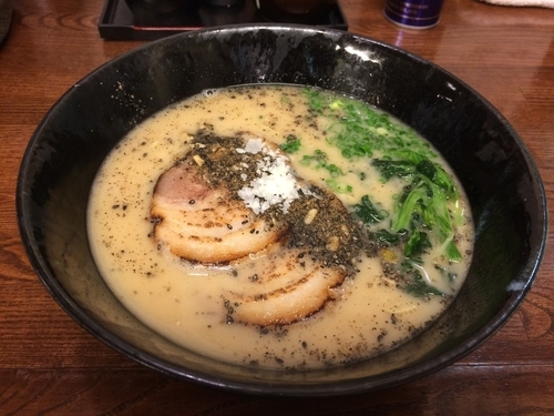 「白ストレート　650円」@麺場なっくるの写真