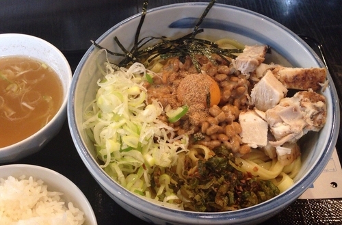 「納豆油そば(限定･並盛2玉)＋納豆増し＋ライス小」@中華そば 松葉の写真