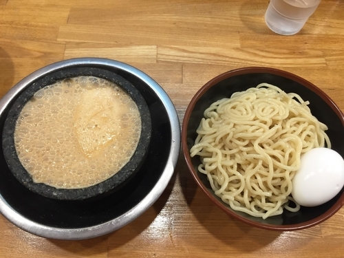 「濃厚石焼チーズつけ麺 中盛+ダシ注射式玉子薄味」@らーめん能登山 つけ麺館の写真