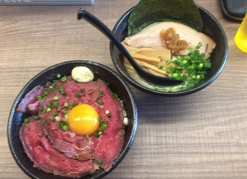 「ミニ鯛白湯ラーメン（500円）+ローストビーフ丼（370円）」@東大和ラーメン大冬樹Season2の写真