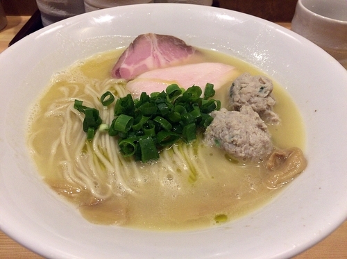 「季節限定 芳香鶏白湯らーめん（850円）」@自家製麺 竜葵の写真