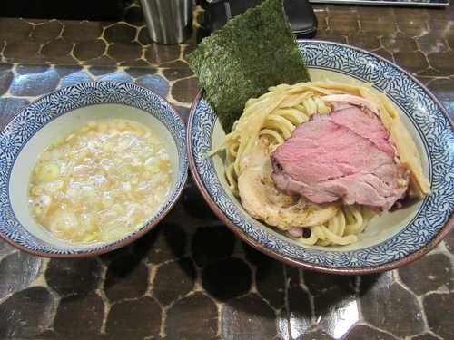 「龍介つけそば中盛（８３０円）＋窯焼きチャーシュー」@特級鶏蕎麦 龍介の写真