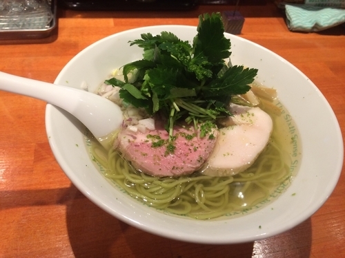 「塩グリーン麺 ゆずみつば」@麺屋 六感堂 Rock'anDoの写真