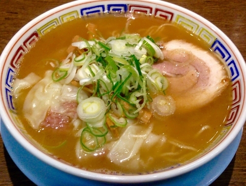 「雲呑煮干しそば　870円」@丸中華そばの写真