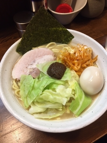 「熟成練り醤油らーめん700円（大盛り同料金）＋味玉100円」@『   』（無銘）の写真