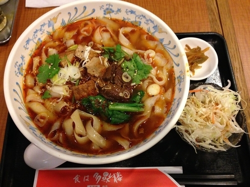 「牛バラ刀削麺１人前（ランチメニュー）」@元祖チャ〜ボン 多福楼 新小岩店の写真