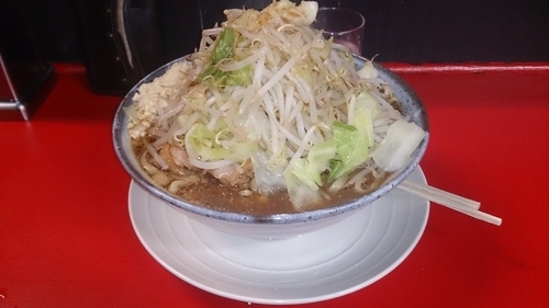 「ラーメン730円+麺増150円+生卵50円」@豚男 -BUTAMEN-の写真