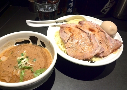 「濃厚相傳つけ麺(白・中盛) 1200円」@麺屋武蔵 武骨相傳の写真