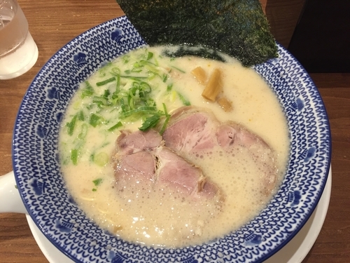 「白豚骨ラーメン」@大宮豚骨 一番軒の写真