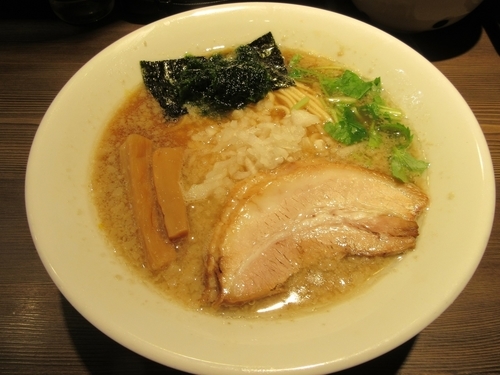 「背脂煮干しラーメン（７３０円）＋あらいめしキーマカレー」@つけ麺 一燈の写真