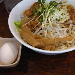 まぜそば(800円)