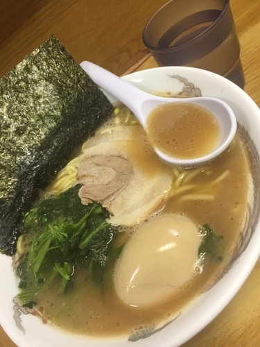 「ラーメン並（650円）+味玉（100円）」@たかさご家 本店の写真