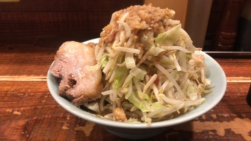 「ミニラーメン 750円 ヤサイ、アブラ、カラメ」@立川マシマシの写真