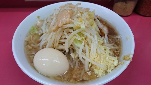 「少なめ＋味玉 ￥ 750」@ラーメン二郎 小岩店の写真