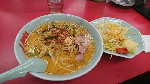 「特製味噌もやしラーメン(８５０円)＋白髪葱(クーポン)」@山岡家 狭山店の写真