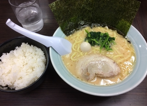 「醤油ラーメン」@横浜家系ラーメン お茶の水 魂心家の写真