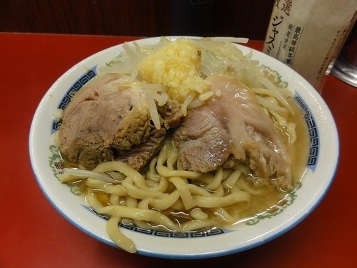 「小ラーメン豚入り 600円 　ニンニク」@ラーメン二郎 目黒店の写真