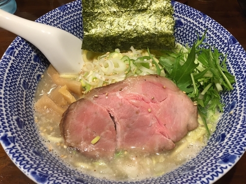 「白いラーメン（780円）」@Red Bee POWERED by まごころ厨房の写真