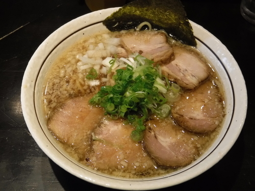 「肉煮干しそば中1000円（中盛り無料）」@中華そば しながわの写真