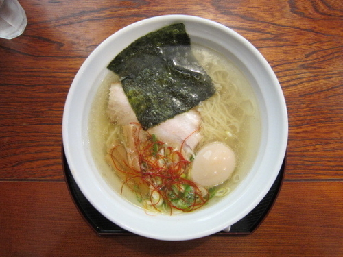 「【限定】あご、さんま節塩そば ８００円＋味玉クーポン」@麺屋 友の写真