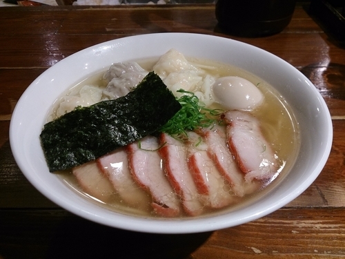 「チャーシュー特製ワンタン麺(白だし)+味付玉子」@八雲の写真