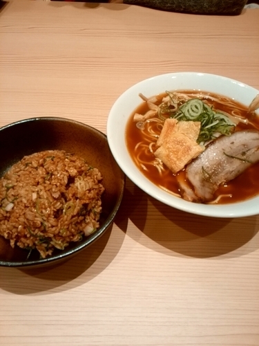 「中華そば・焼飯（小）セット 980円」@鯛塩そば灯花 本店の写真