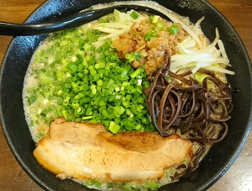 「味噌とんこつネギ盛りらあめん」@九州らあめん どん きさろく 八柱店の写真