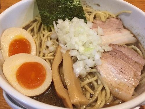 「煮干しそば中 味付玉子トッピング」@煮干そば とみ田の写真