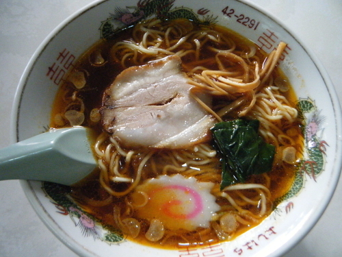 「ラーメン（辛い）620円+ラジウム卵80円」@吉原食堂の写真