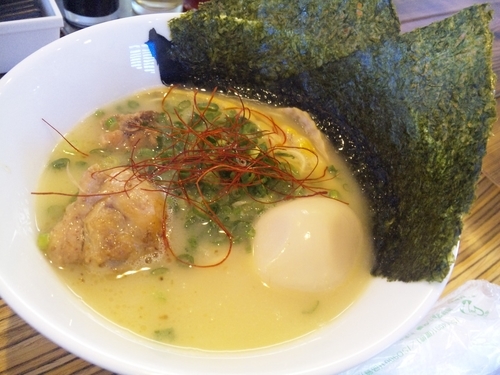 「濃厚鶏白湯 900円」@麺心 風見鶏の写真