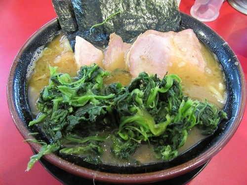 「チャーシューメン中盛（１０００円）＋ほうれん草＋半ライス」@家系ラーメン 熊田家の写真