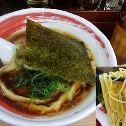 醤油ラーメン500円(オープン特価)チャ​ーシュー200円