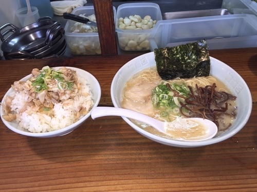 「ラーメン+ライス」@博多濃麻呂 二子玉川店の写真