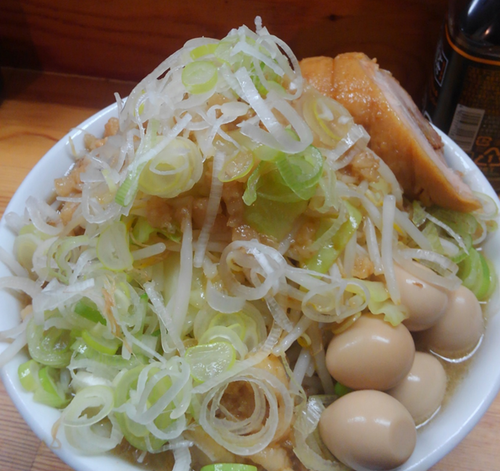 「ラーメン 並 麺少なめ ニンニク少し ヤサイ ネギ ※」@ハイマウントの写真