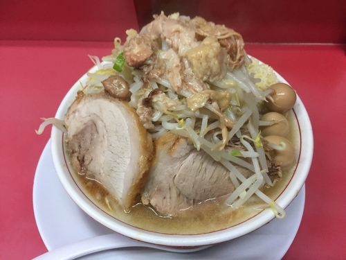 「ラーメン+うずら 650+100円（ヤサイ、ニンニク、アブラ、生」@ラーメン二郎 大宮店の写真