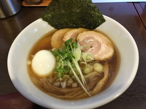 「秋刀魚中華そば＋特製」@つけ麺 弥七の写真