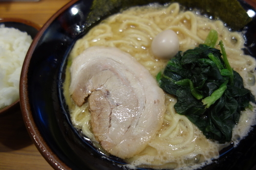 「ラーメン醤油734円」@横浜家系ラーメン 横浜道 野田蕃昌店の写真