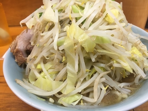 「ブタ入り【800円】」@ラーメン二郎 新橋店の写真