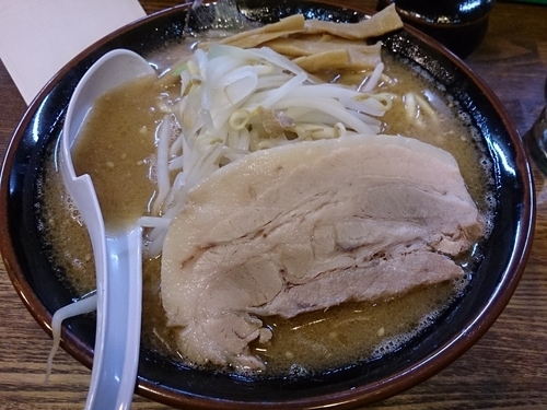 「いつもの豚骨味噌いつものお値段 朝ラー」@らあめん 寸八 総本店の写真