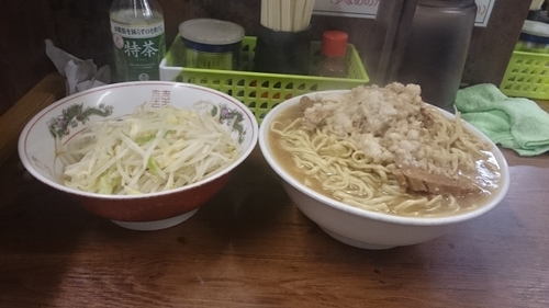 「麺増し大・ネギ(ヤサイアブラカラメ)￥９００」@ラーメン二郎 品川店の写真