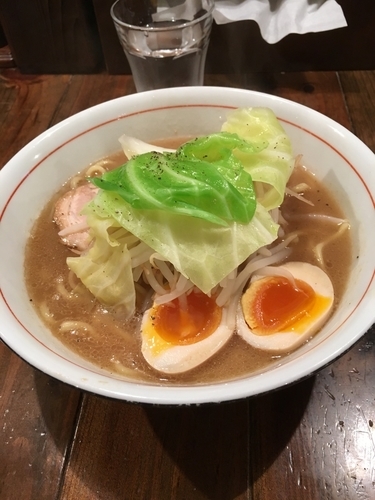 「特製醤油らぁ麺 880円」@井之上屋の写真